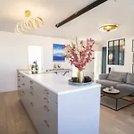 Superb Apartment With Sunny Terrace